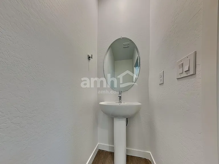 18458 W El Cortez Pl — Photo 10