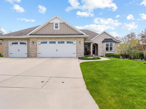 3747 Copper Oak Cir, Green Bay, WI 54313