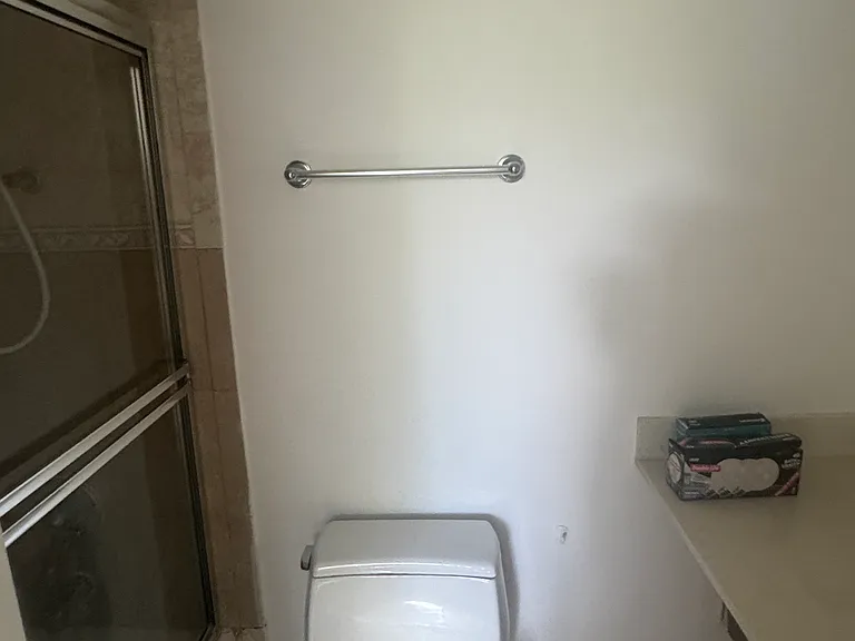 2020 NE 135th St #310 — Photo 12