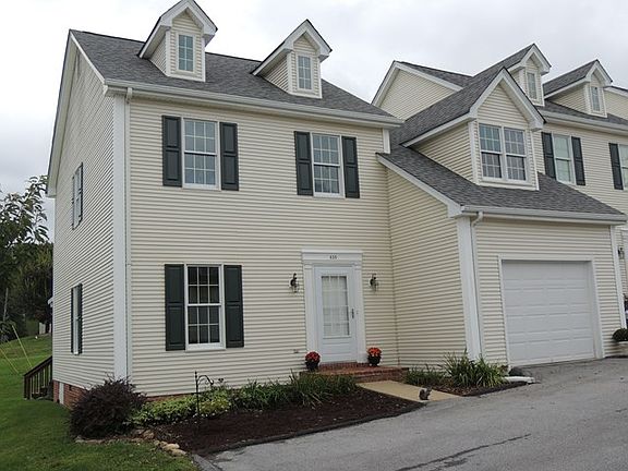2nd image of 830 Barclay Dr