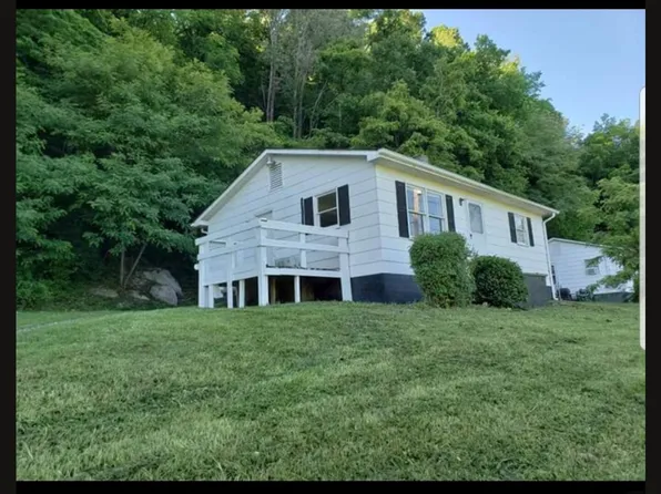 160 Sycamore Shoals Dr, Elizabethton, TN 37643