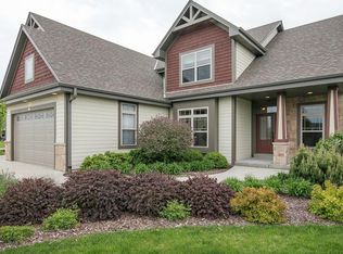 4163 E Radcliffe Ct, Oak Creek, WI 53154