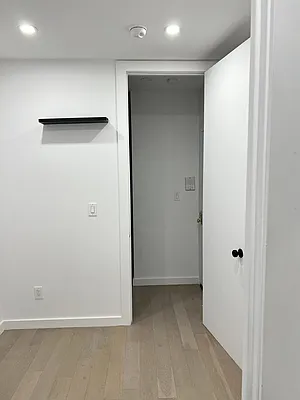 Rented by Camelot Realty Group | media 30