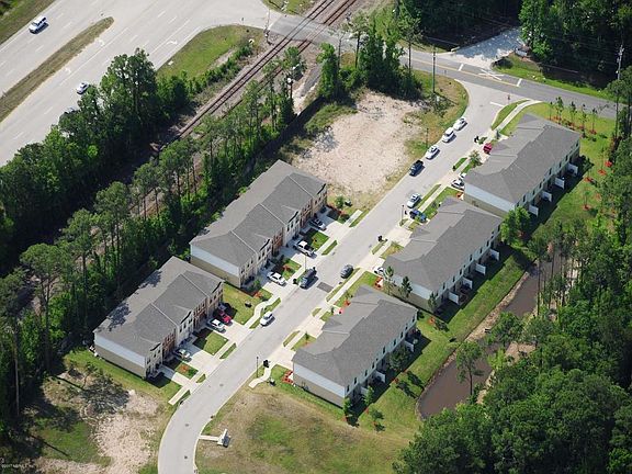 3rd image of 7425 Palm Hills Dr