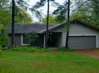 12400 Robyn Rd, Saint Louis, MO 63127