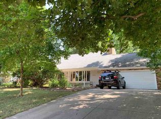 108 S Mount Vernon Dr, Iowa City, IA 52245