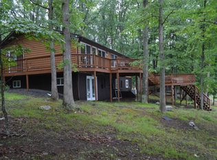466 Lake Valley Dr, Hazleton, PA 18202