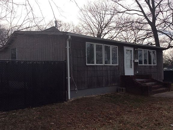 3rd image of 1401 Deer Park Ave