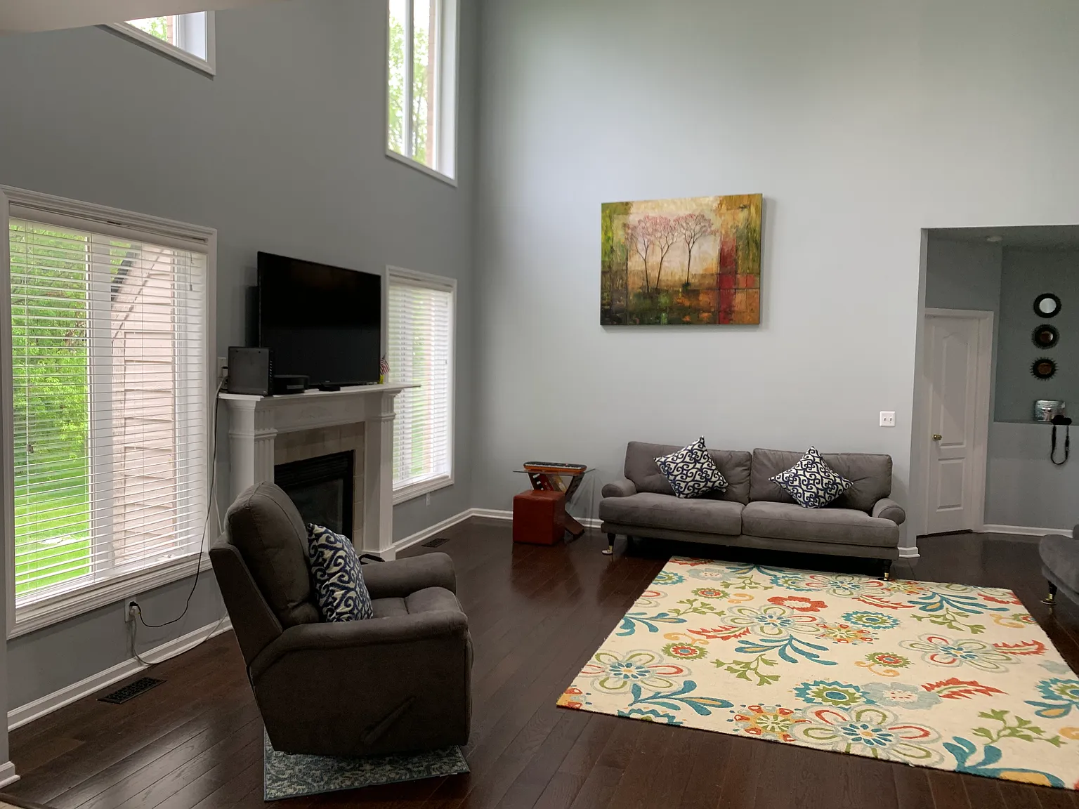 4 bed, 2.5 bath, 2840 sqft, $4,600 — Photo 3