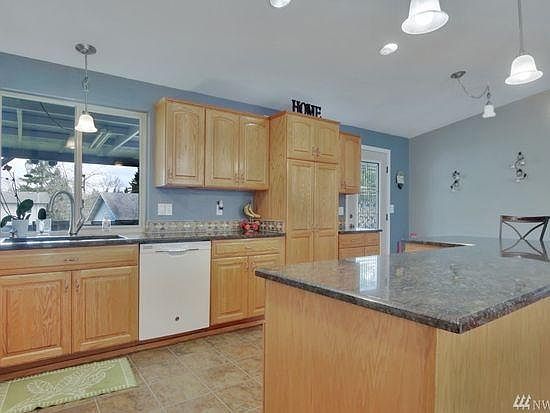 5th image of 1405 156th St E