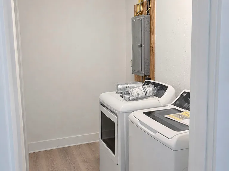 73 Main St #4 — Photo 9