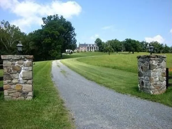 42276 Chestnut Hill Ln, Leesburg, VA 20176