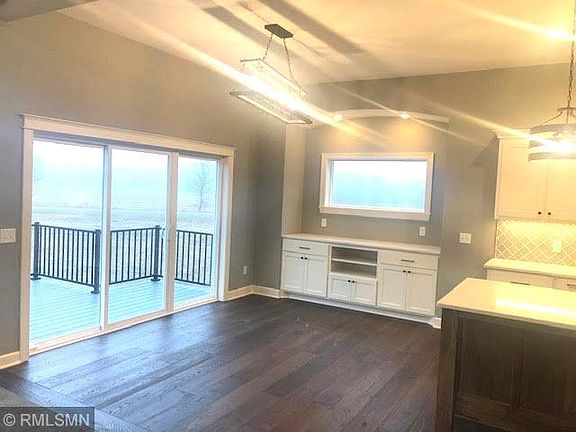 4th image of 568 173rd Ln NE