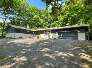 401 Strader Rd, Akron, OH 44305