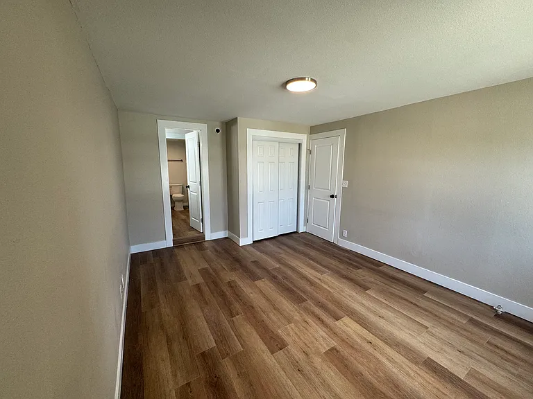 716 Capitol Ave — Photo 8