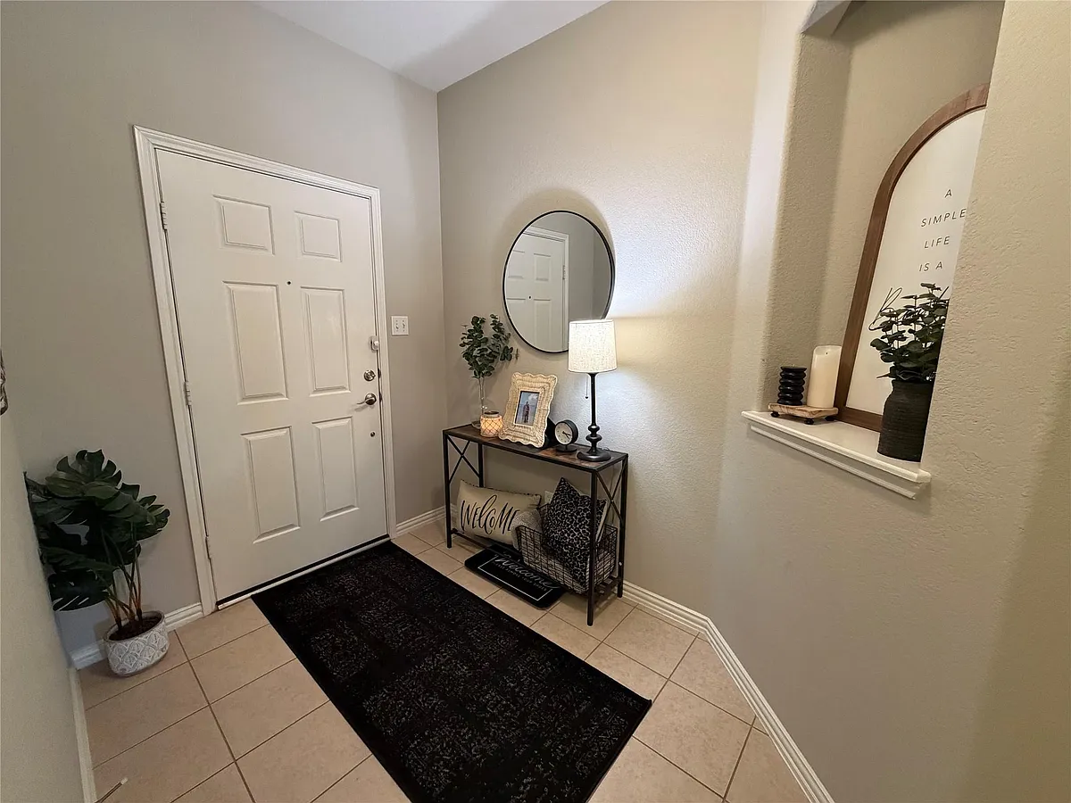 Building Photo - 2028 Cactus Valley Dr