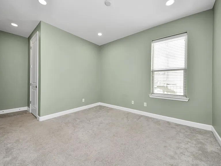 1716 Stuart St — Photo 32