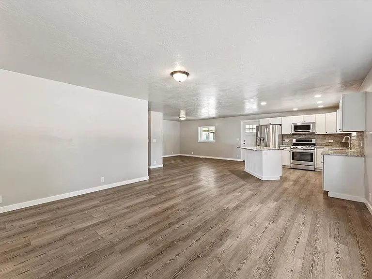 297 Bard Ave — Photo 4