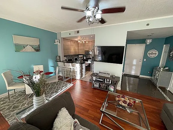 400 Village Cir #216 — Photo 5
