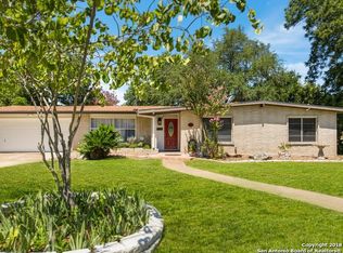 917 Morningside Dr, Terrell Hills, TX 78209