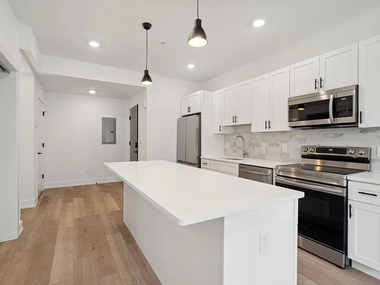 903 Leland St #605 — Photo 4