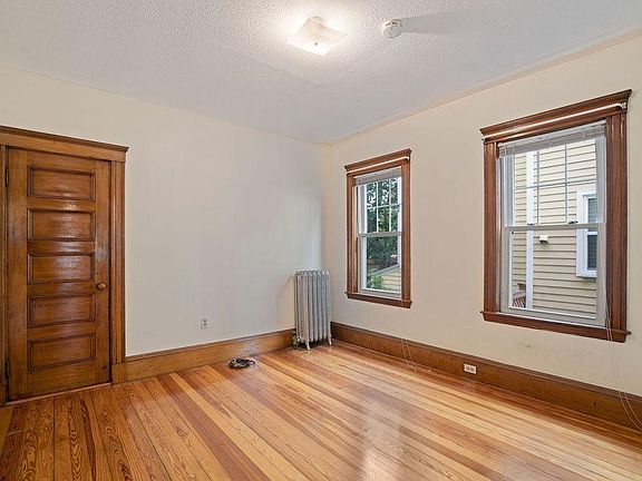 5th image of 44 Josephine Ave