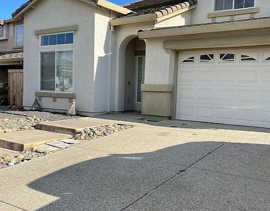 2nd image of 350 Bombay Cir