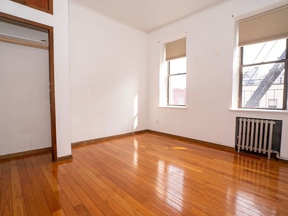 3rd image of 59 Ten Eyck St APT 3F