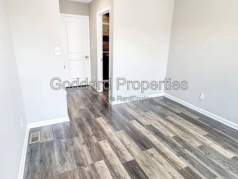 704 N Curley St — Photo 13