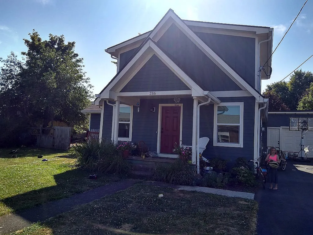 236 S 16th St photo 1