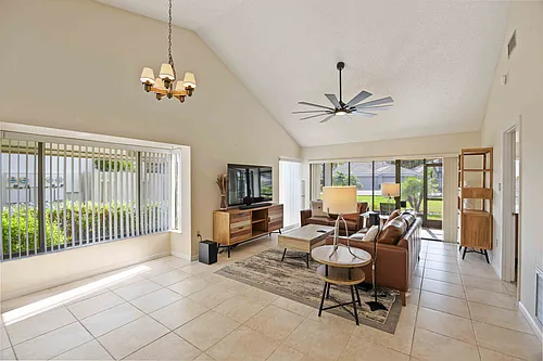 5370 Myrtle Wood Photo 1