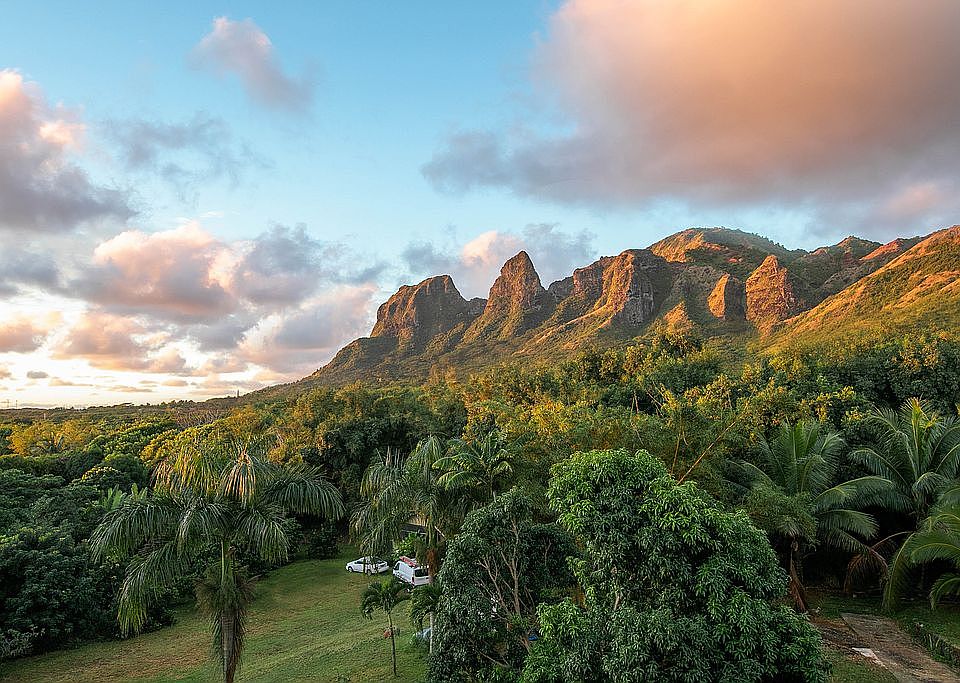  views of Kalalea Mountains