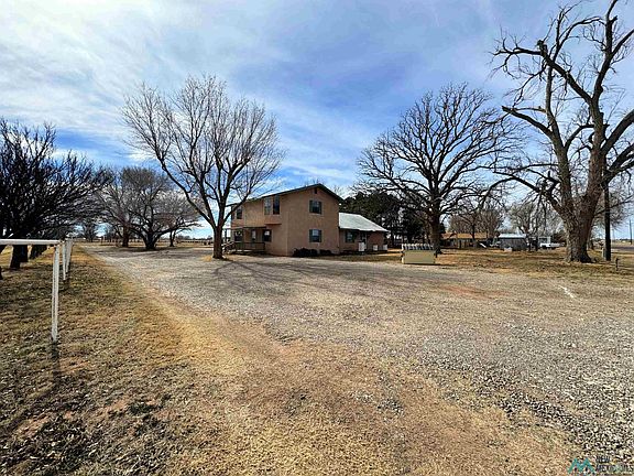 4th image of 1808 E Country Club Rd