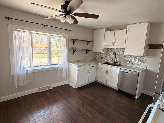2nd image of 707 Pike Dr E
