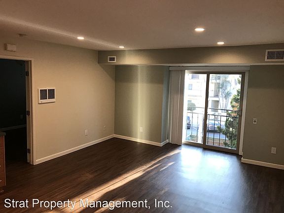 3rd image of 234 W Juniper St APT 203