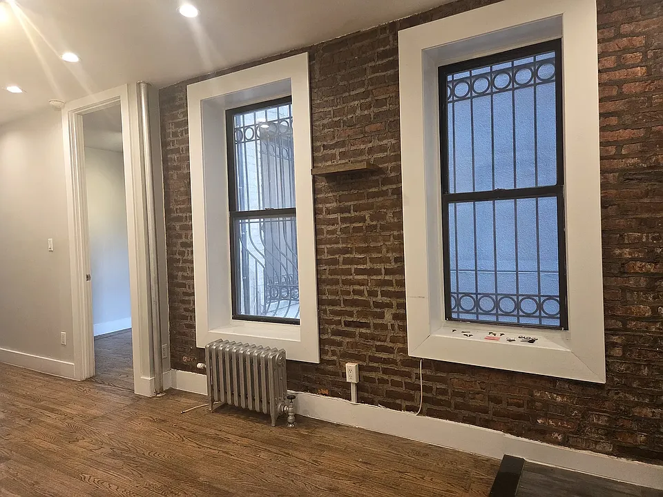 934 Myrtle Ave #1
