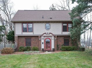 195 Edgehill Dr, Battle Creek, MI 49015