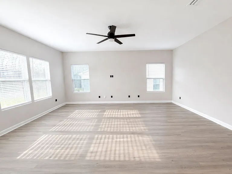 12881 Clydesdale Dr — Photo 15