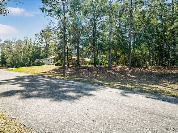 4th image of 8176 N Creek Way