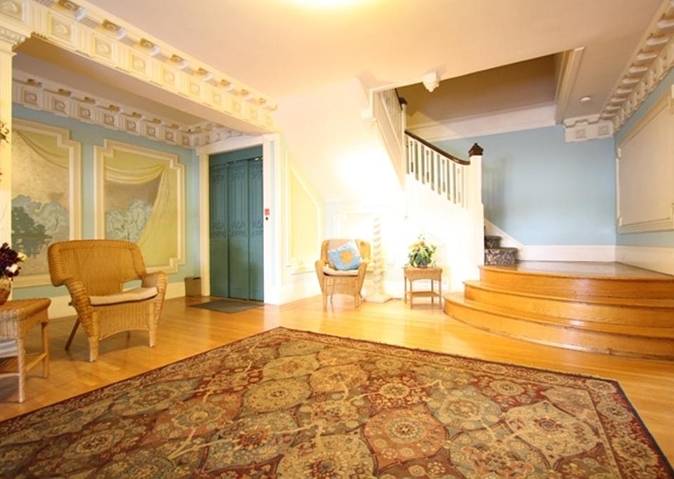 2nd image of 437 Perkins St #101