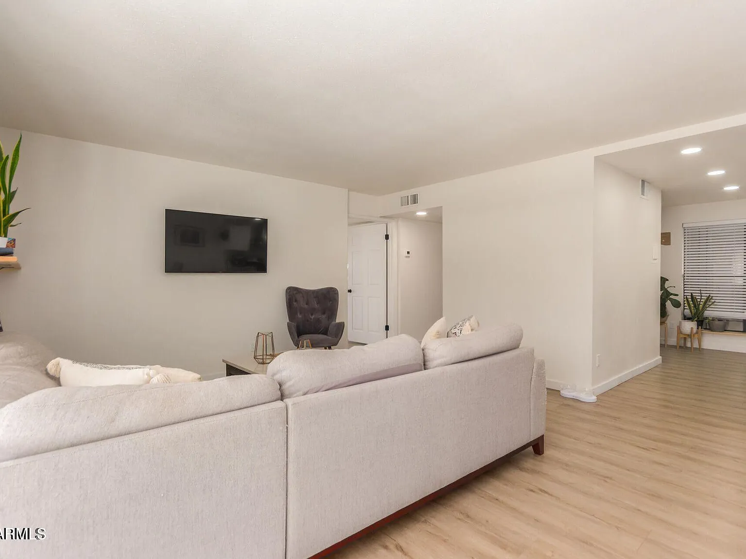 1 bed, 1.5 bath, 1170 sqft, $2,200 — Photo 3