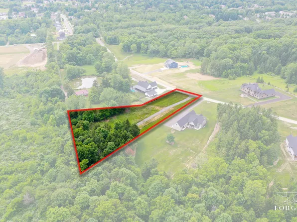 1970 Blazing Trl, Bellefontaine, OH 43311