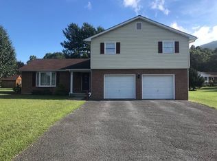 212 Dusty Rd, Covington, VA 24426