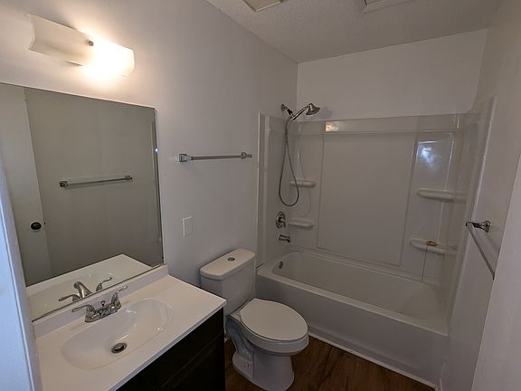 5th image of 727 S Main St APT 101