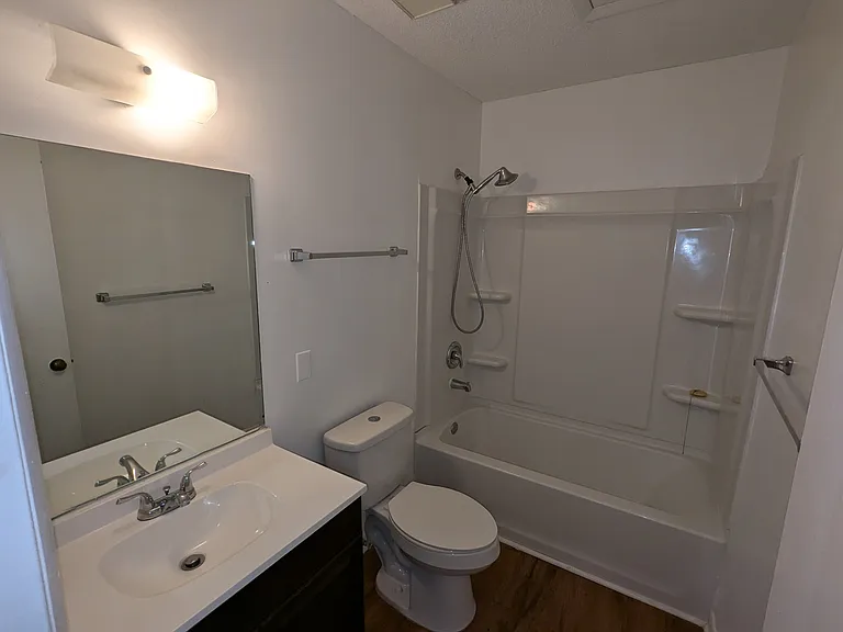 727 S Main St #101 — Photo 5