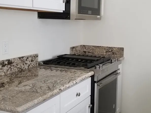 148 13th St APT C, Seal Beach, CA 90740