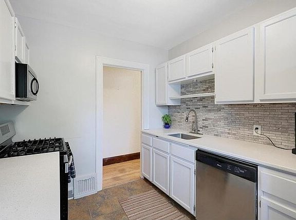 3rd image of 2125 E 42nd St