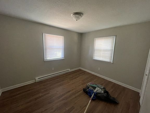 5th image of 7 White St
