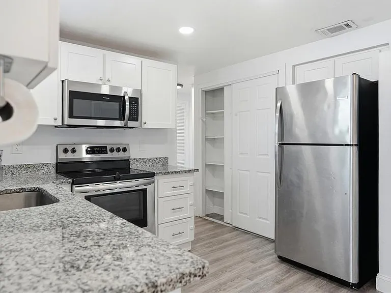 3301 Rosefield Dr — Photo 13