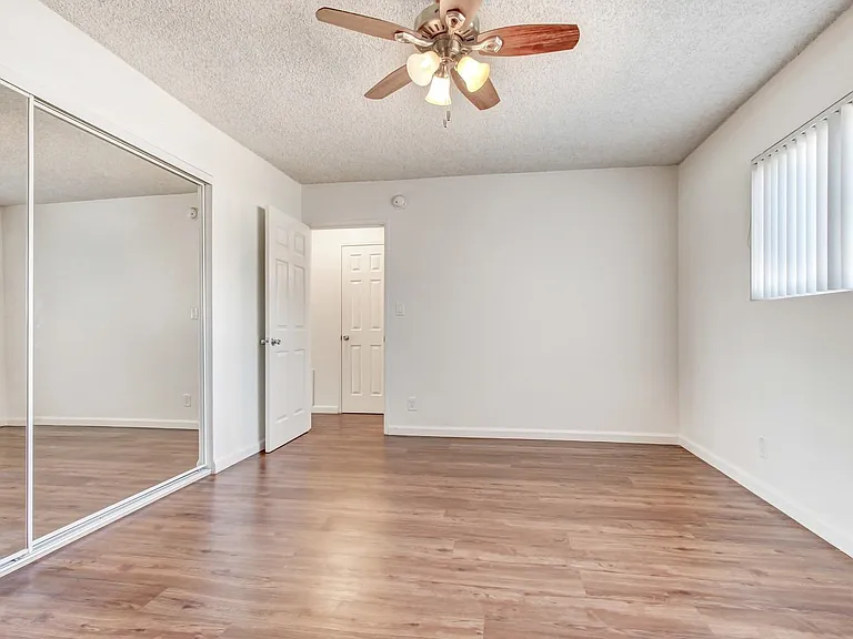 Woodman Apartments — Photo 55